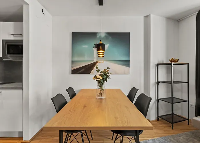 Apartment Rhc Station I Near Helmut Zilk Park I High Speed Wifi *