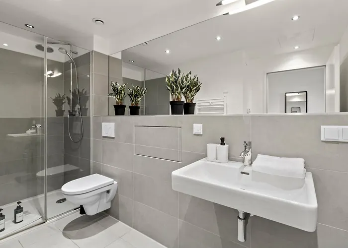 Apartment Rhc Station I Near Helmut Zilk Park I High Speed Wifi Vienna