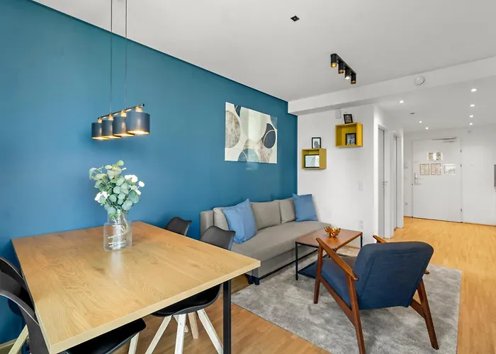 Rhc Station I Near Helmut Zilk Park I High Speed Wifi Apartment