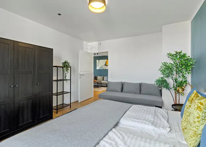 Rhc Station I Near Helmut Zilk Park I High Speed Wifi Apartment