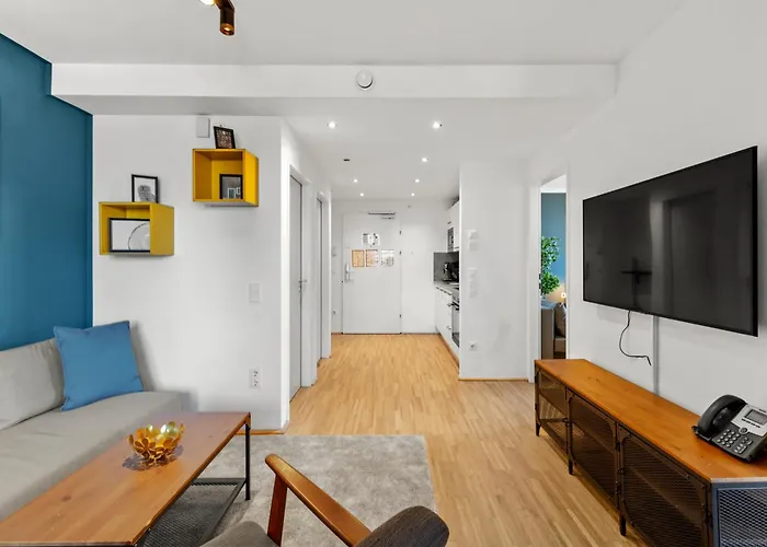 Rhc Station I Near Helmut Zilk Park I High Speed Wifi Apartment